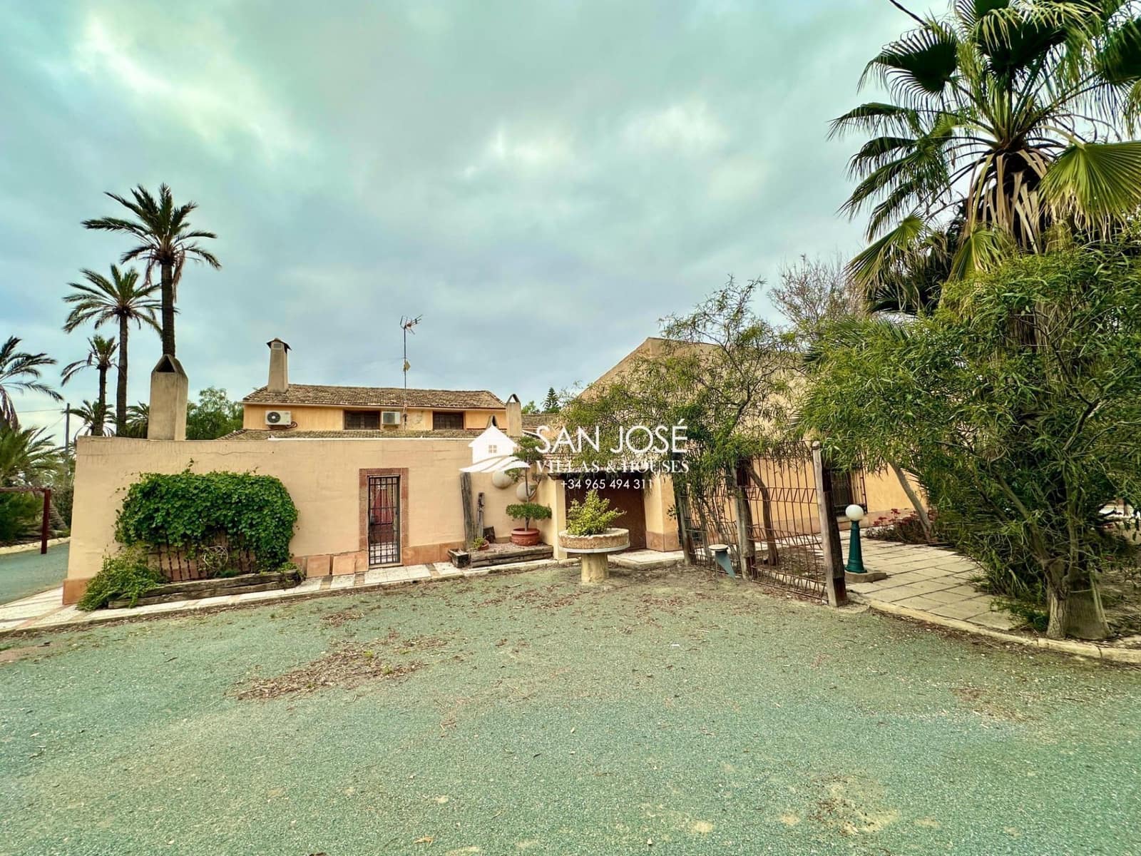 5 soveværelse Villa til salg i Daimes med swimmingpool - € 1.200.000 (Ref: 9023764)