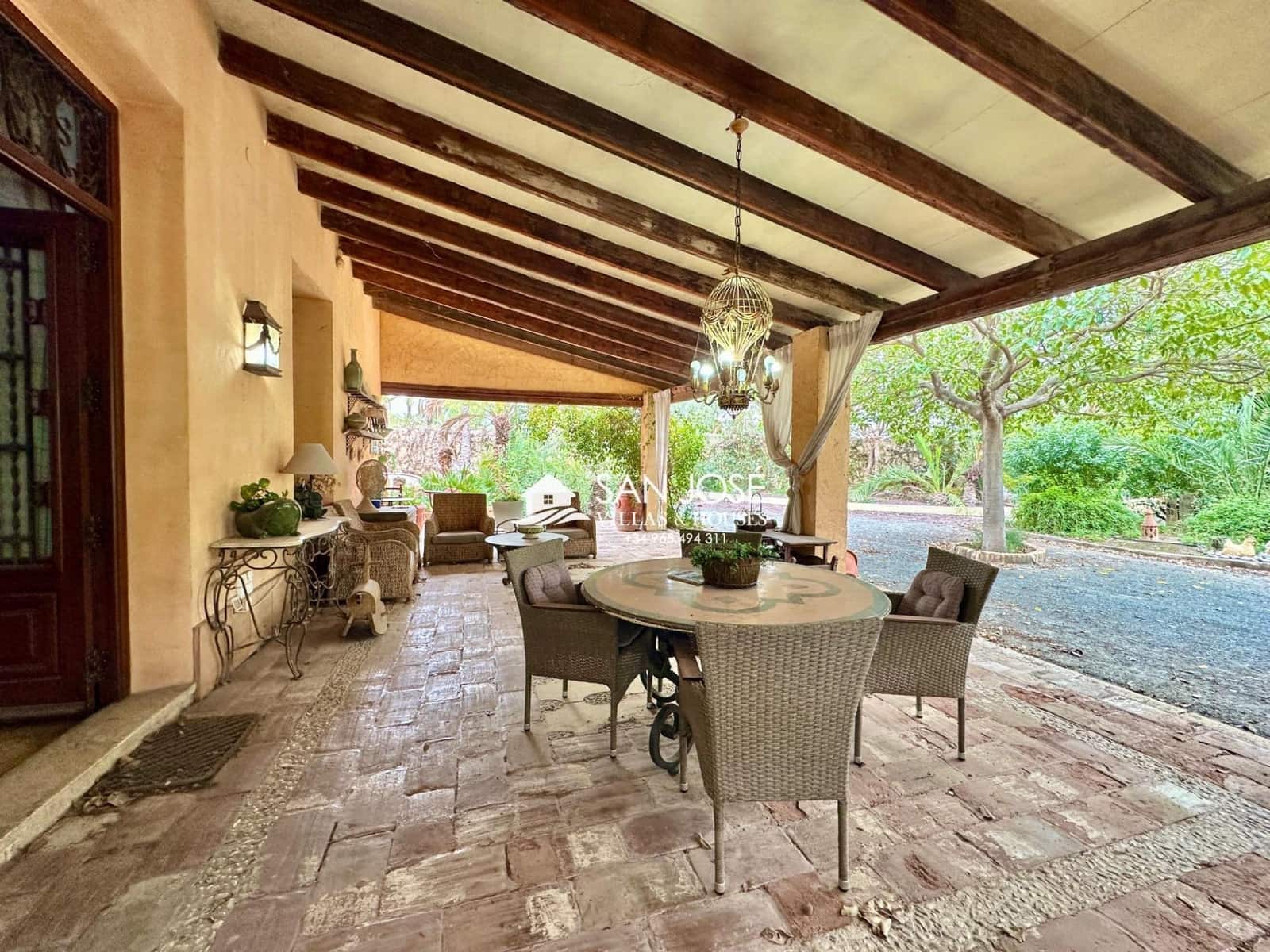 5 soveværelse Villa til salg i Daimes med swimmingpool - € 1.200.000 (Ref: 9023764)