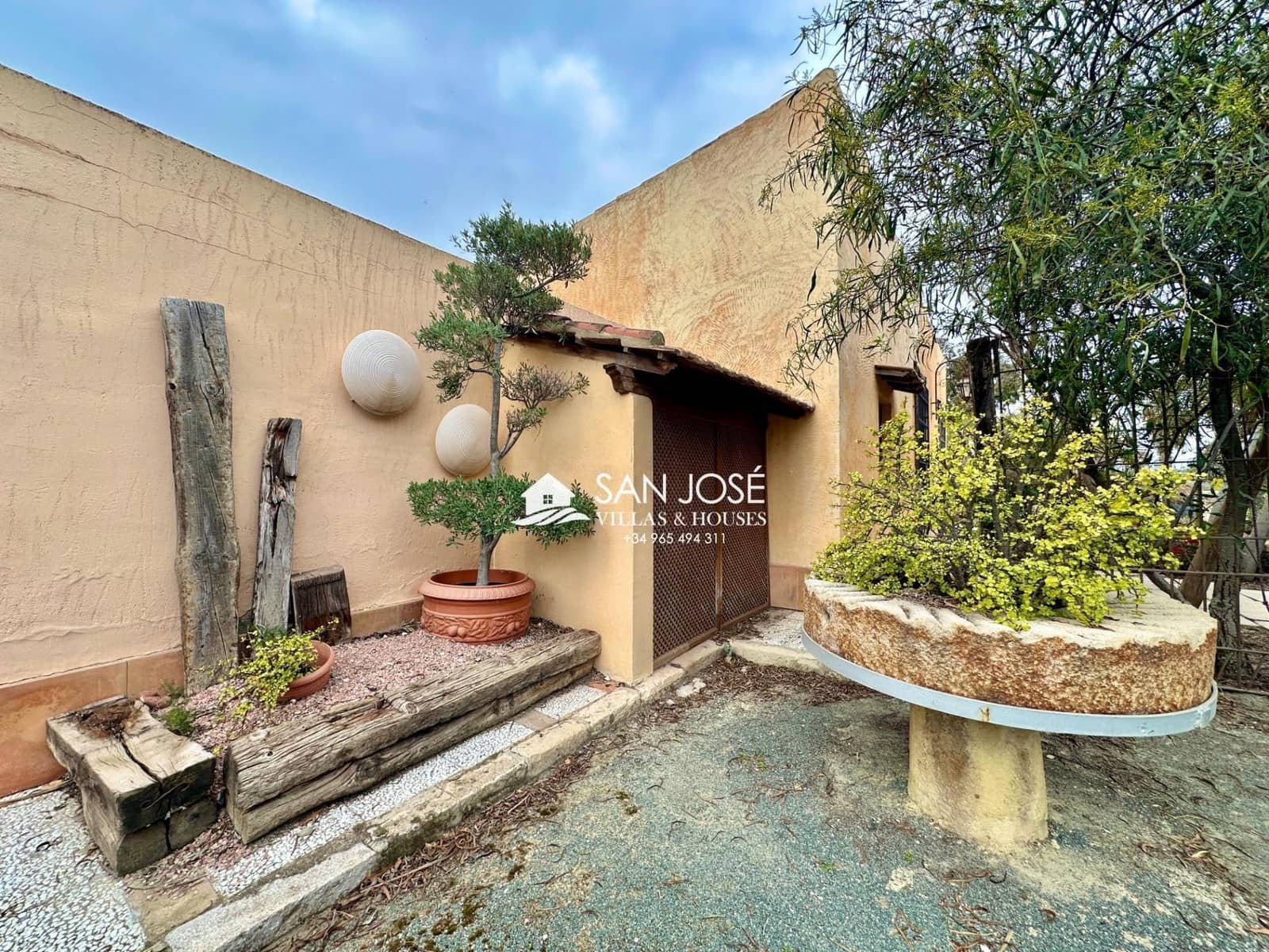 5 soveværelse Villa til salg i Daimes med swimmingpool - € 1.200.000 (Ref: 9023764)