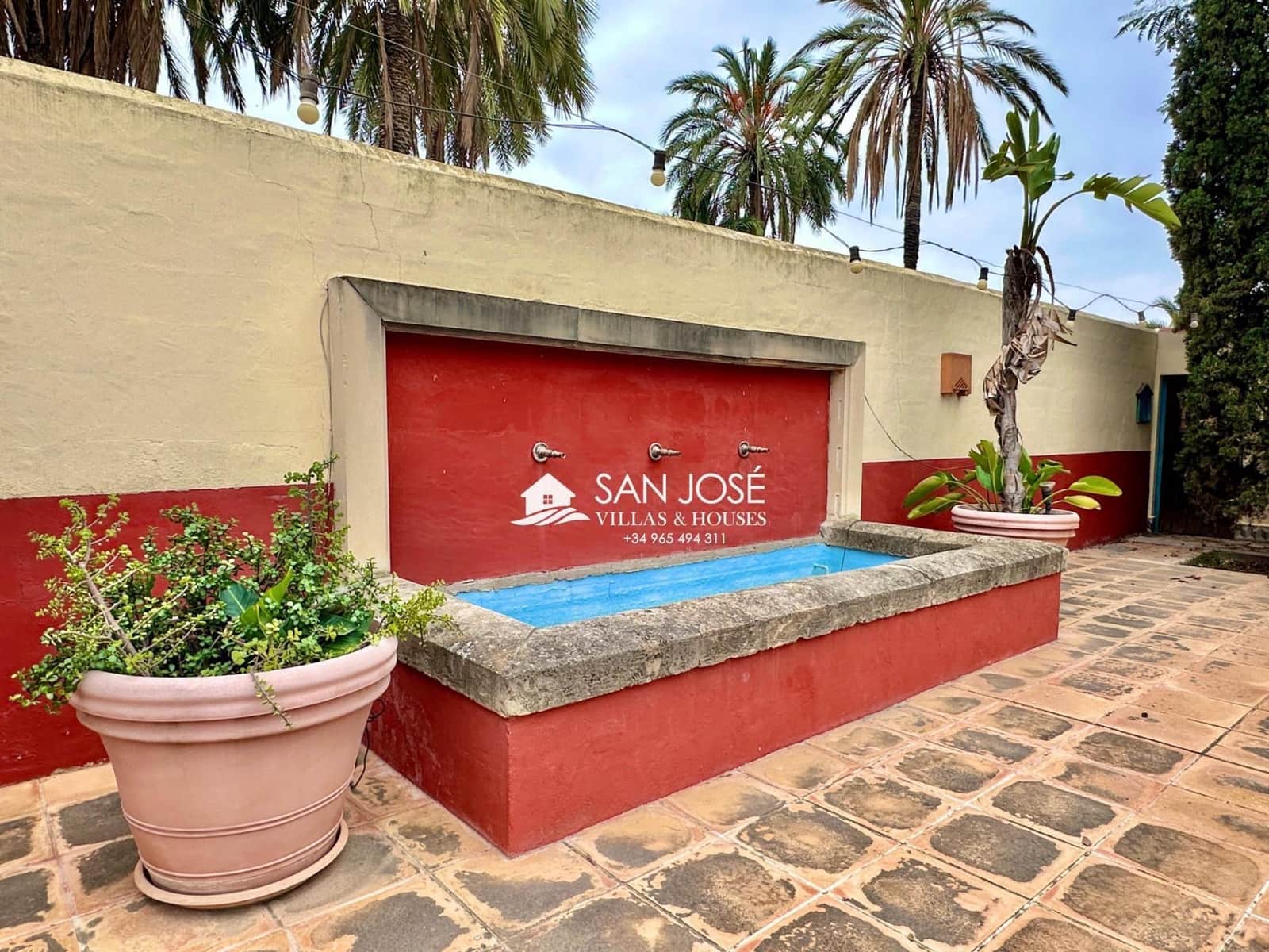 5 soveværelse Villa til salg i Daimes med swimmingpool - € 1.200.000 (Ref: 9023764)