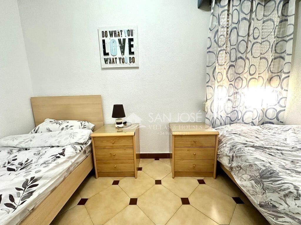 3 chambre Appartement à vendre à Novelda - 82 000 € (Ref: 9035930)