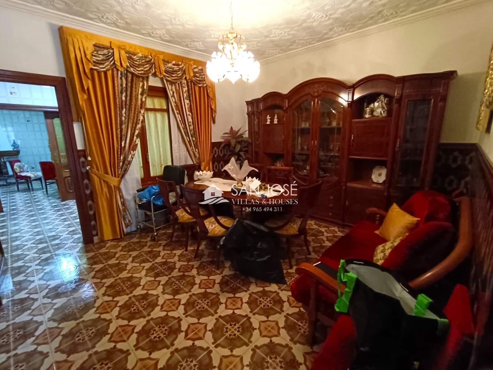 6 bedroom Townhouse for sale in Novelda - € 185,000 (Ref: 9036863)