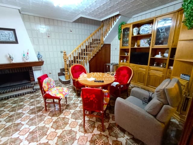 6 bedroom Townhouse for sale in Novelda - € 185,000 (Ref: 9036863)