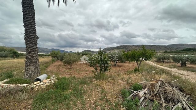 Commercial for sale in La Romana - € 39,840 (Ref: 9049061)