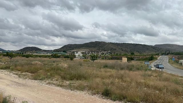 Commercial for sale in La Romana - € 39,840 (Ref: 9049061)