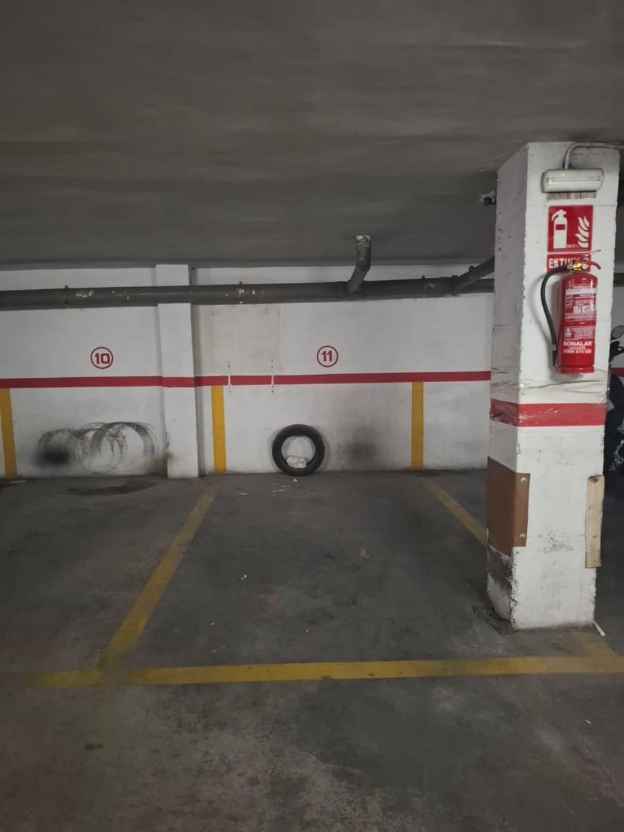 Garagem para venda em Elche / Elx - 10 800 € (Ref: 9049062)