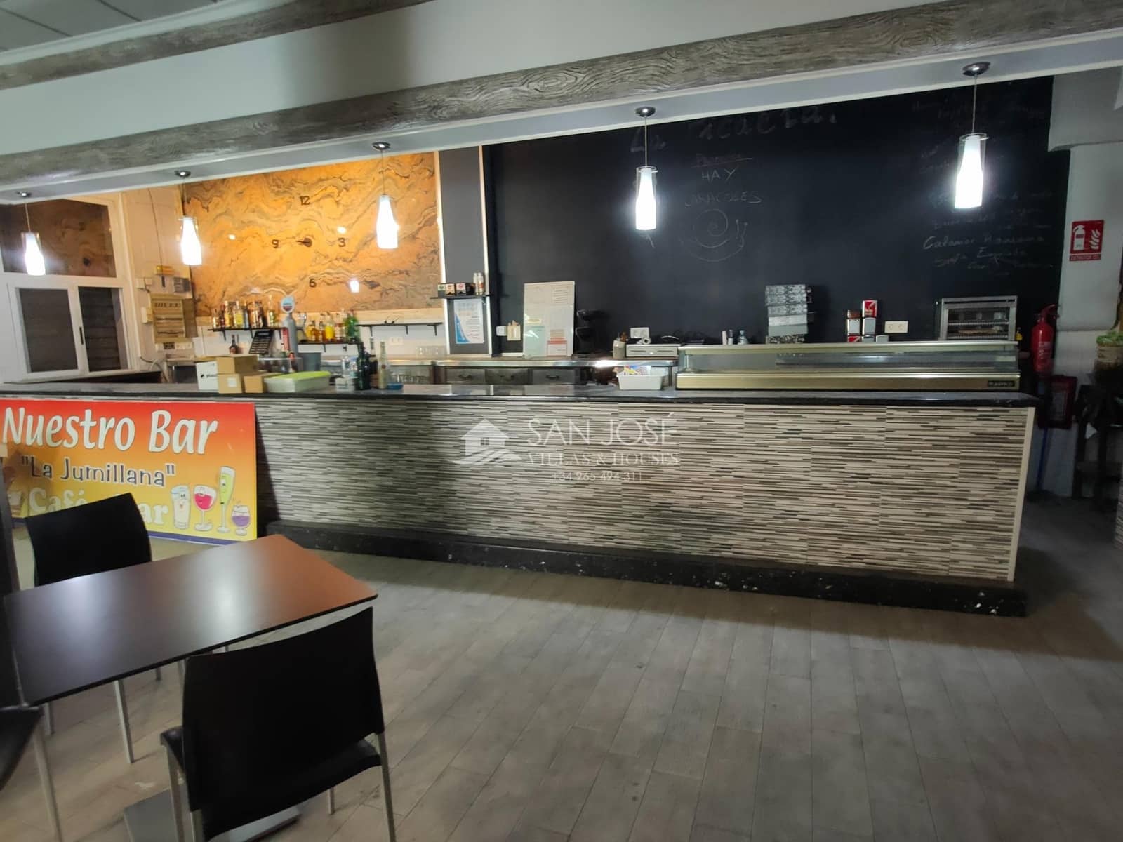 Erhverv til salg i Novelda - € 270.000 (Ref: 9049064)