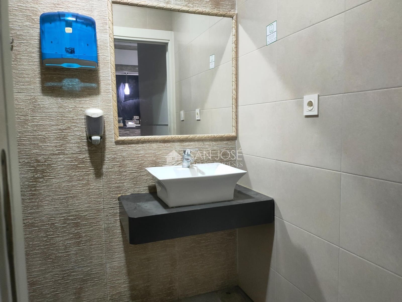 Erhverv til salg i Novelda - € 270.000 (Ref: 9049064)