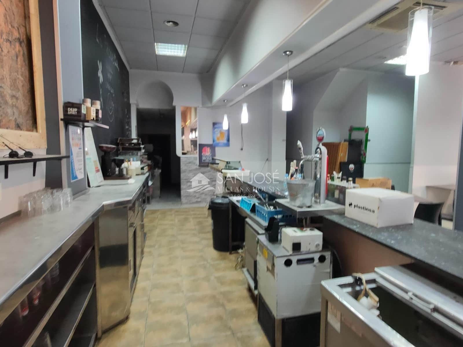 Erhverv til salg i Novelda - € 270.000 (Ref: 9049064)