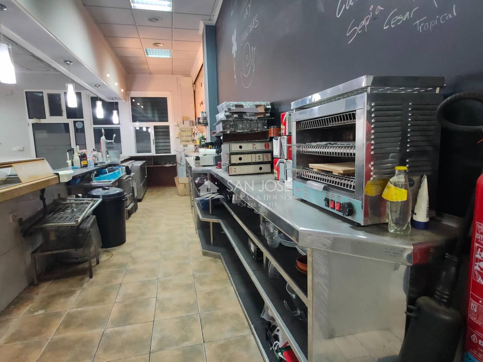 Erhverv til salg i Novelda - € 270.000 (Ref: 9049064)