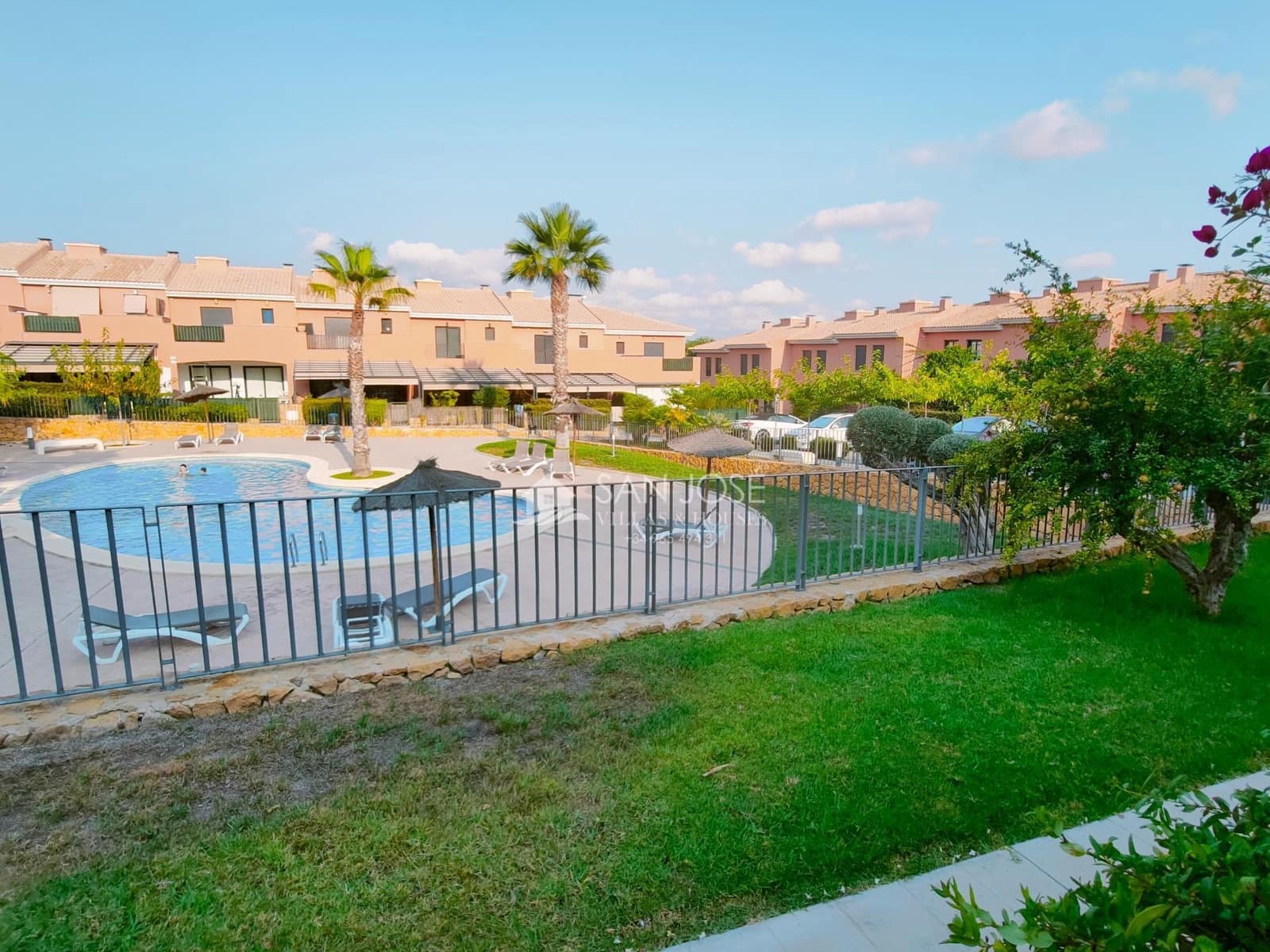 3 soveværelse Villa til salg i Monforte del Cid med swimmingpool - € 315.000 (Ref: 9236772)