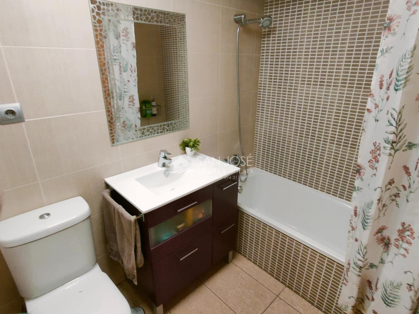 3 soveværelse Villa til salg i Monforte del Cid med swimmingpool - € 315.000 (Ref: 9236772)