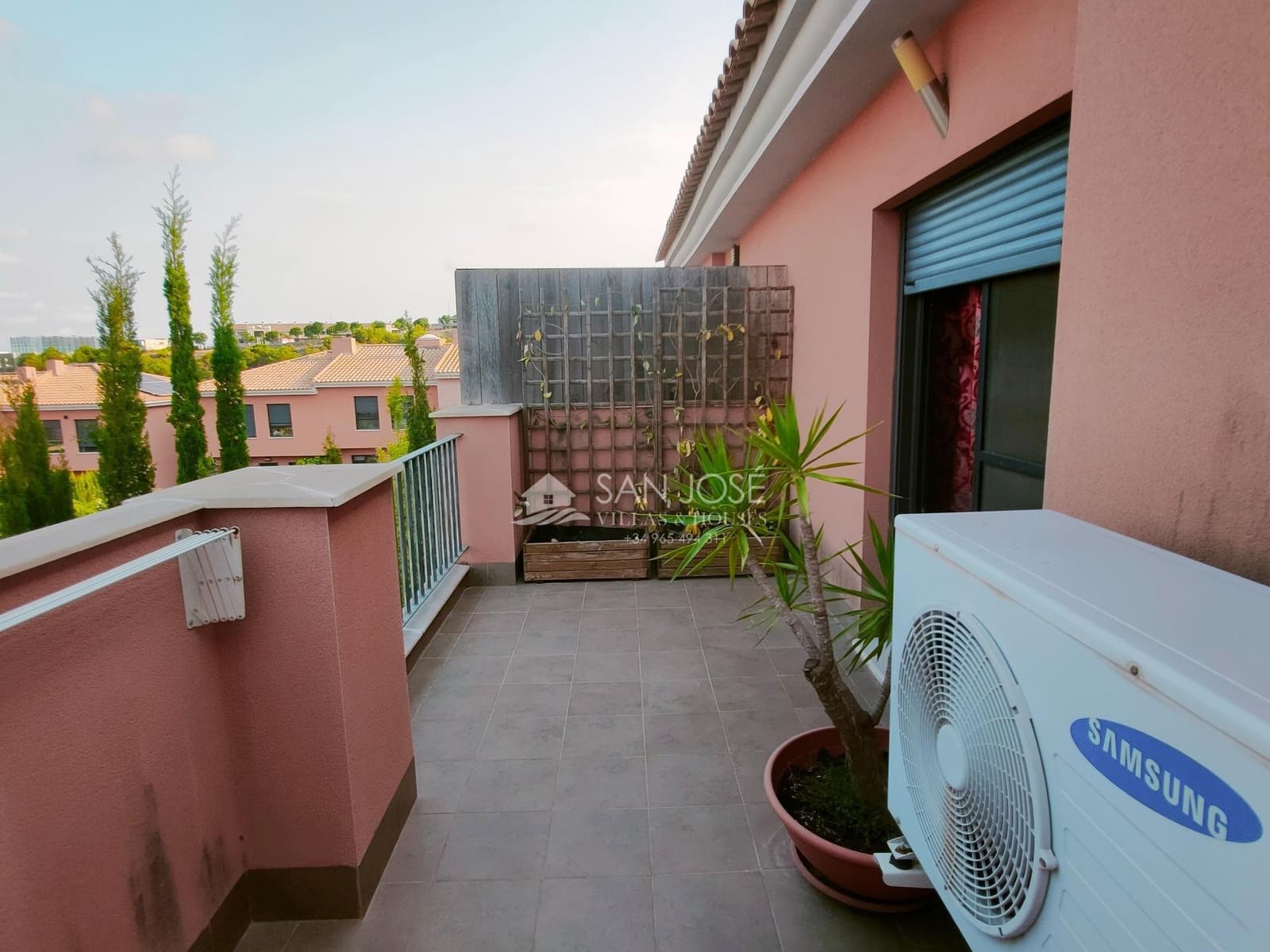 3 soveværelse Villa til salg i Monforte del Cid med swimmingpool - € 315.000 (Ref: 9236772)