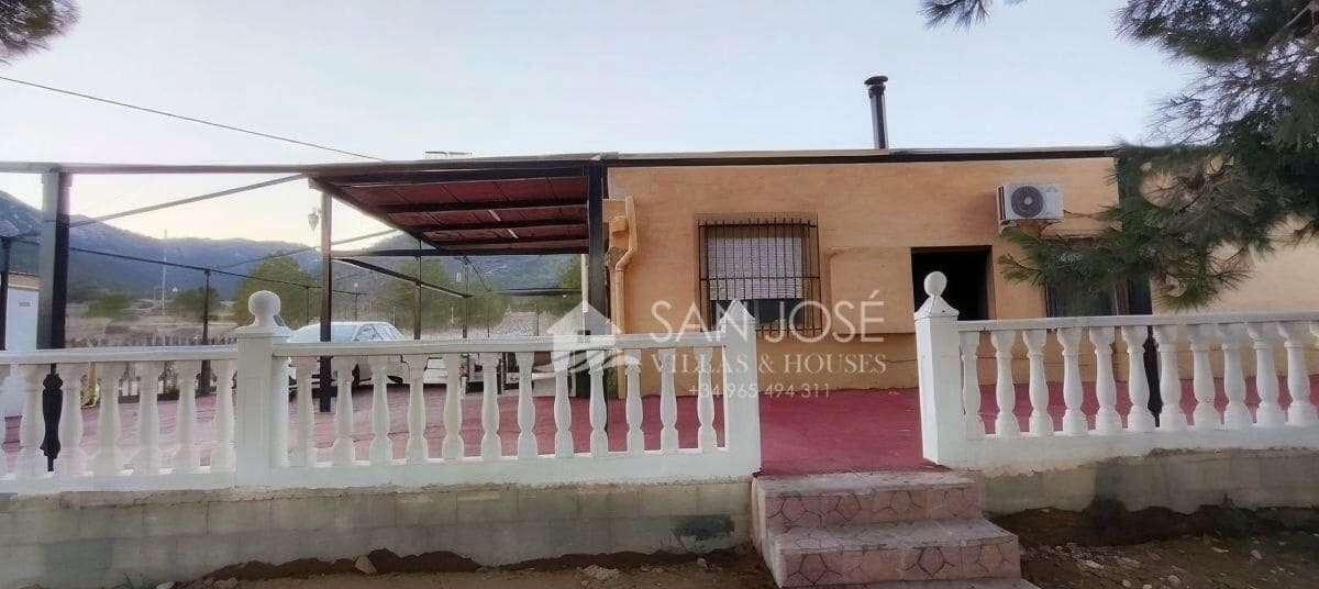 Chalet de 3 habitaciones en Monóvar / Monóver en venta con piscina - 190.000 € (Ref: 9240267)