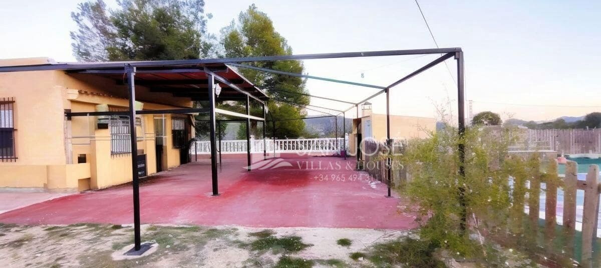 Chalet de 3 habitaciones en Monóvar / Monóver en venta con piscina - 190.000 € (Ref: 9240267)