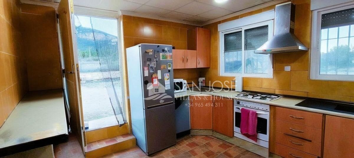 Chalet de 3 habitaciones en Monóvar / Monóver en venta con piscina - 190.000 € (Ref: 9240267)