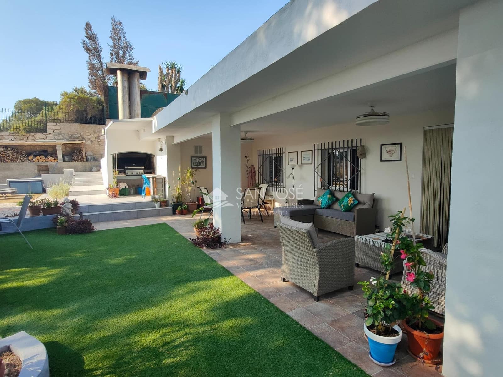 Chalet de 4 habitaciones en Elche / Elx en venta - 310.000 € (Ref: 9252287)