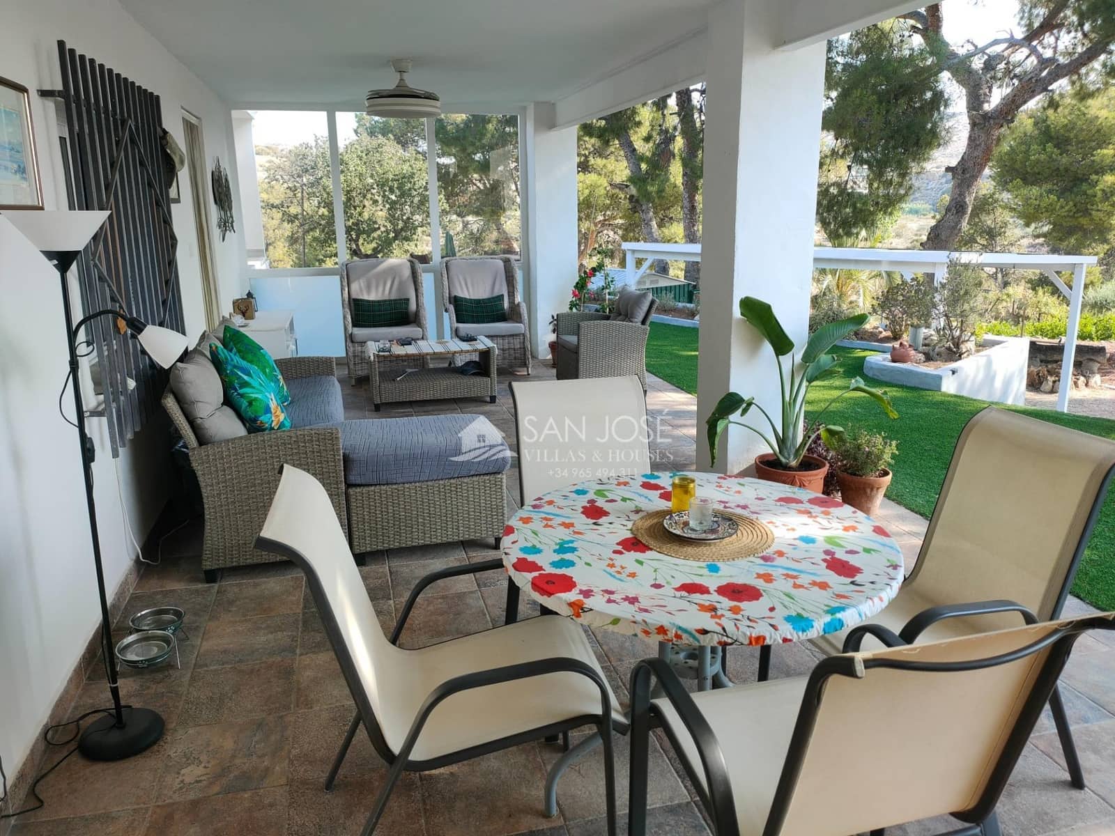 Chalet de 4 habitaciones en Elche / Elx en venta - 310.000 € (Ref: 9252287)