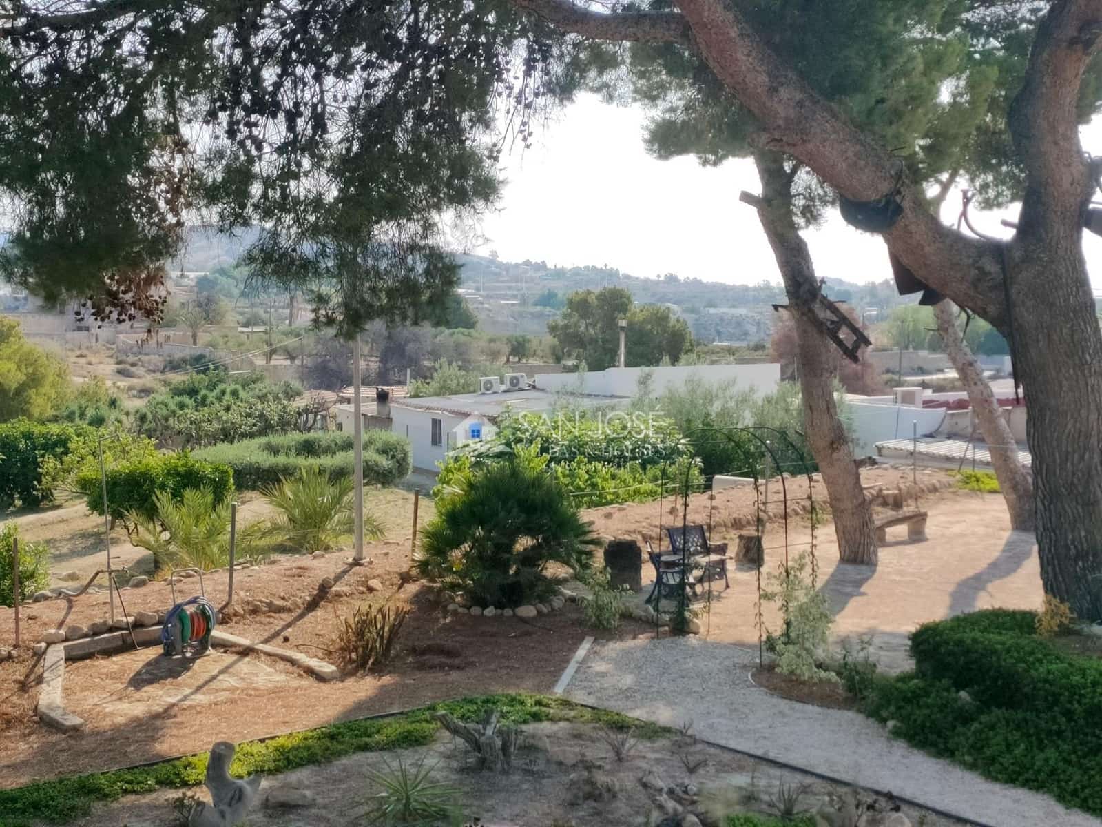 Chalet de 4 habitaciones en Elche / Elx en venta - 310.000 € (Ref: 9252287)