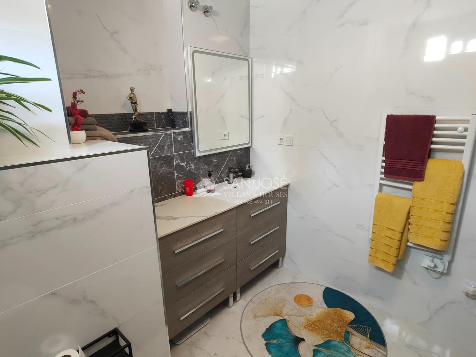 Chalet de 4 habitaciones en Elche / Elx en venta - 310.000 € (Ref: 9252287)