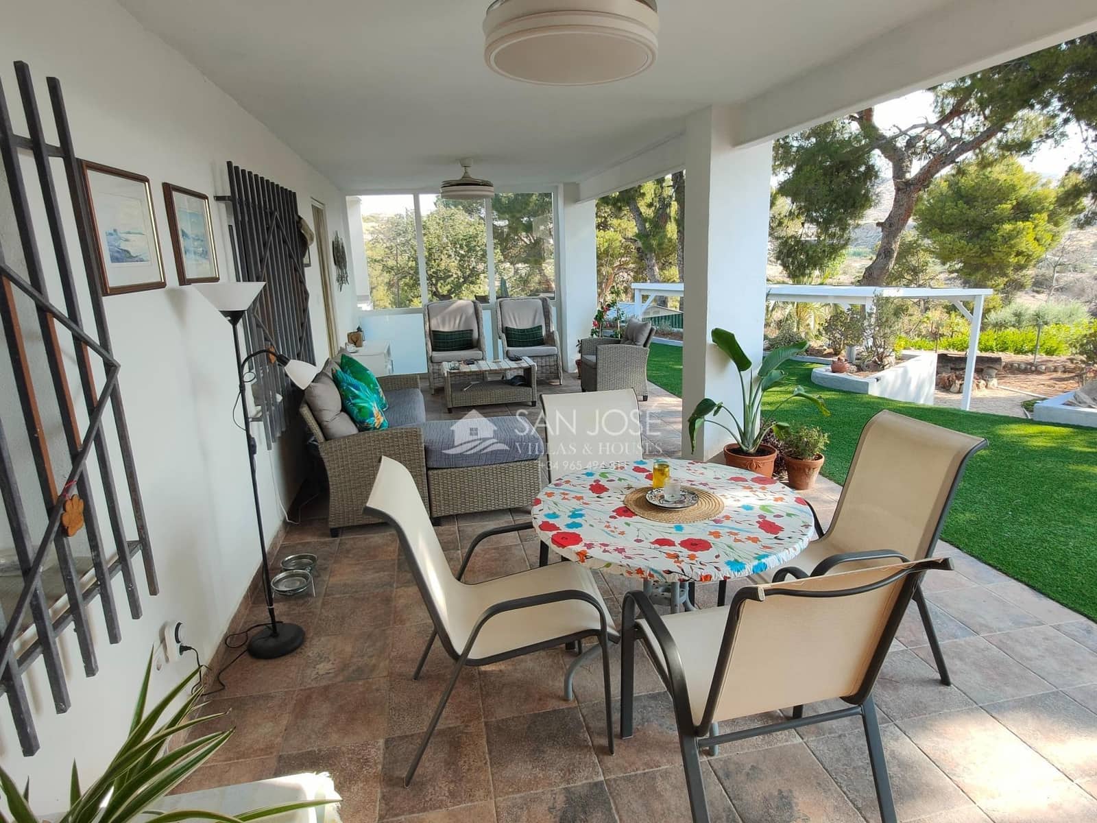 Chalet de 4 habitaciones en Elche / Elx en venta - 310.000 € (Ref: 9252287)