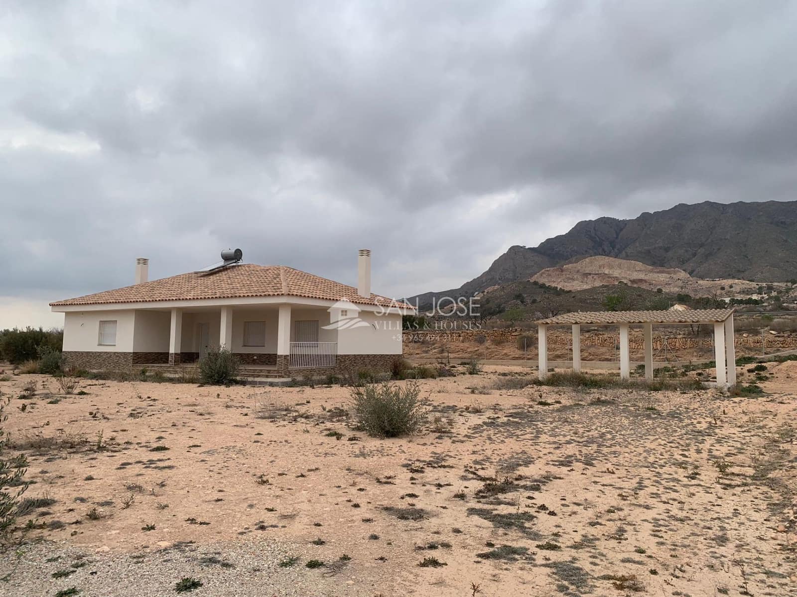 3 soveværelse Villa til salg i Macisvenda - € 300.000 (Ref: 9255186)