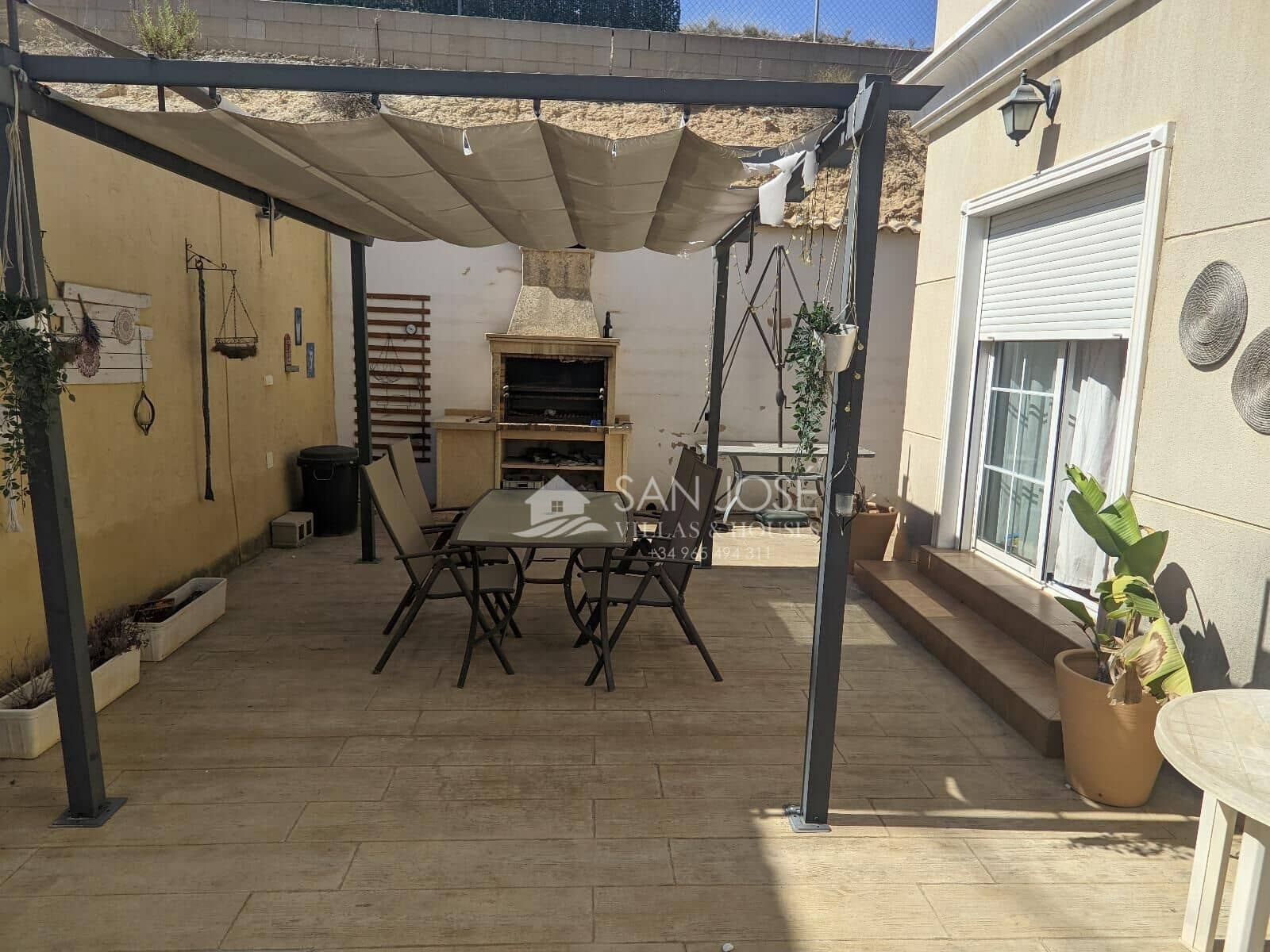 Chalet de 3 habitaciones en Aspe en venta con piscina garaje - 295.000 € (Ref: 9266516)