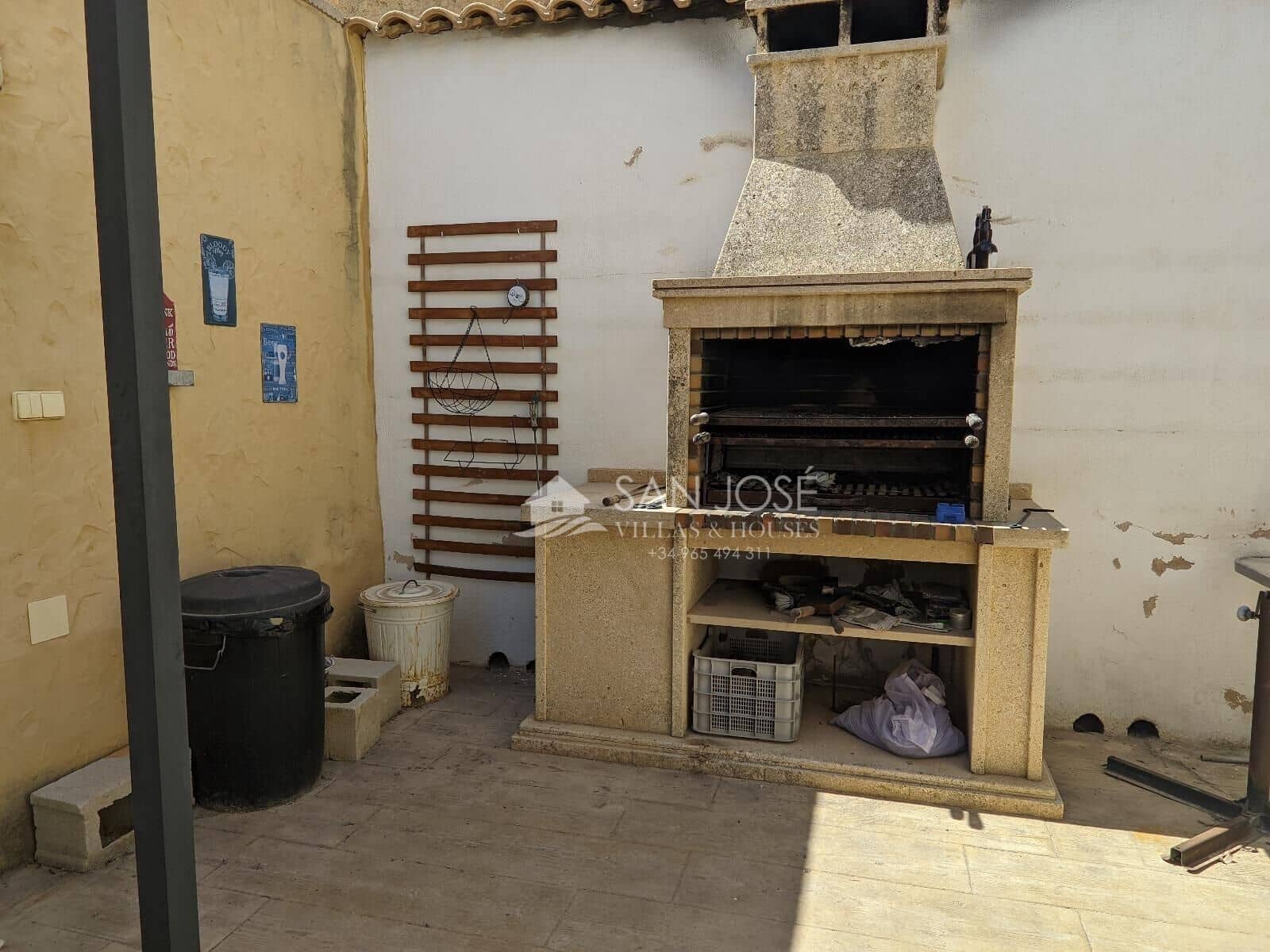 Chalet de 3 habitaciones en Aspe en venta con piscina garaje - 295.000 € (Ref: 9266516)