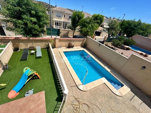 Chalet de 3 habitaciones en Aspe en venta con piscina garaje - 295.000 € (Ref: 9266516)