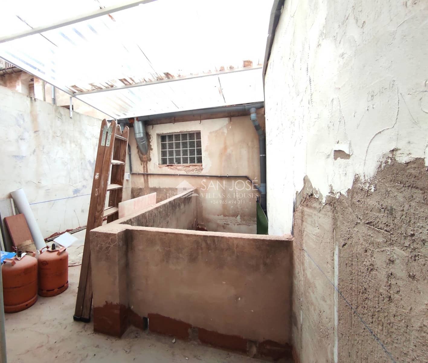 5 bedroom Townhouse for sale in Novelda with garage - € 220,000 (Ref: 9311093)