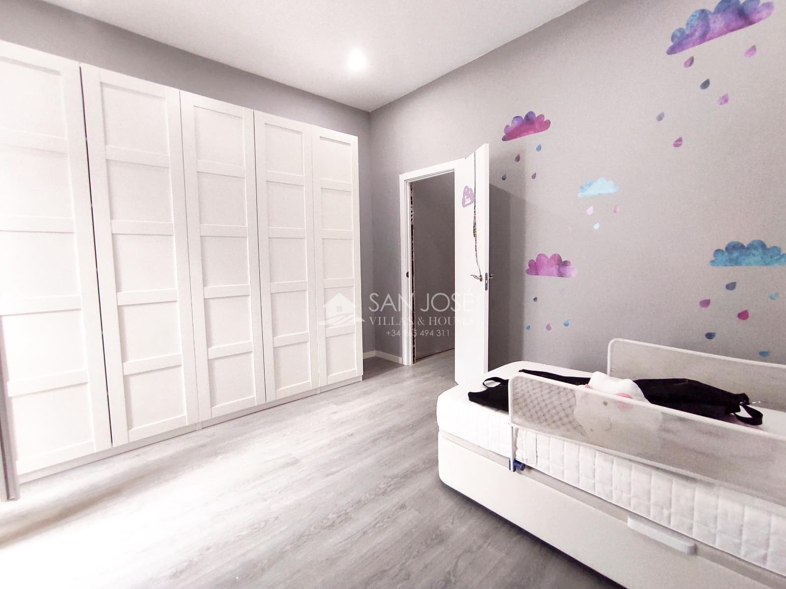 5 bedroom Townhouse for sale in Novelda with garage - € 220,000 (Ref: 9311093)