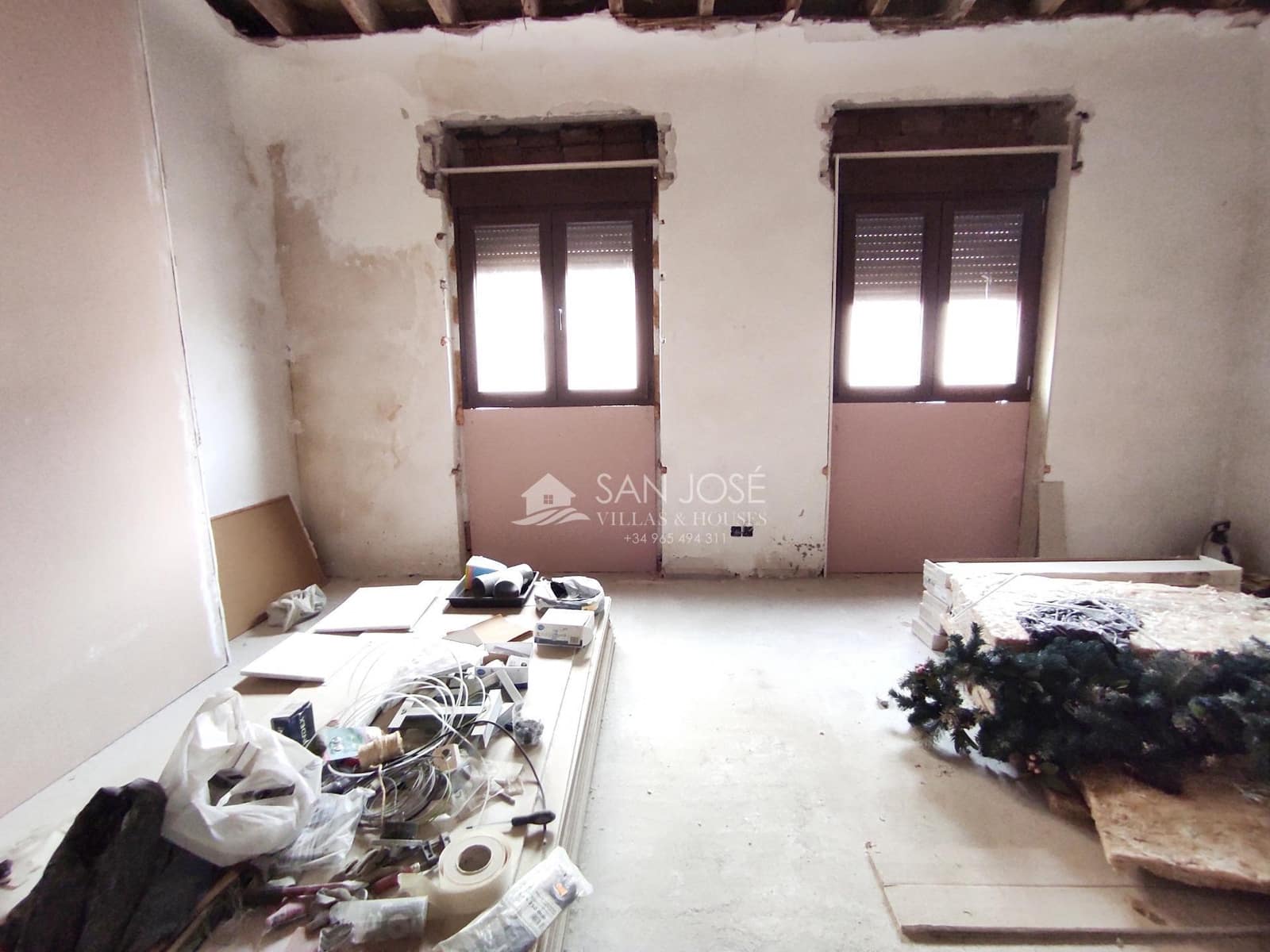 5 bedroom Townhouse for sale in Novelda with garage - € 220,000 (Ref: 9311093)