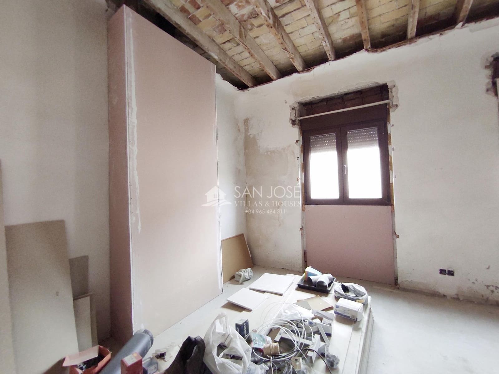 5 bedroom Townhouse for sale in Novelda with garage - € 220,000 (Ref: 9311093)