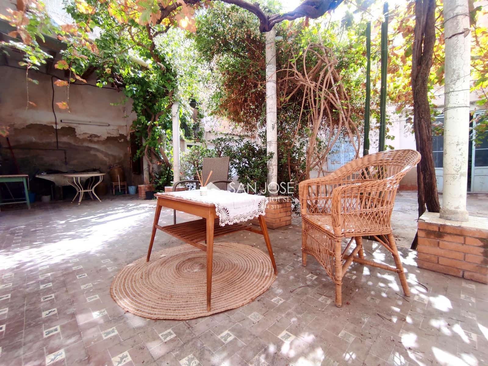 7 soveværelse Byhus til salg i Monforte del Cid med garage - € 187.000 (Ref: 9311094)