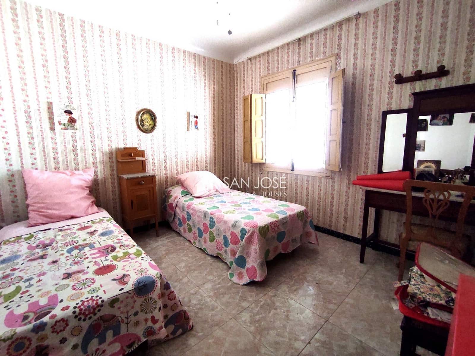 7 soveværelse Byhus til salg i Monforte del Cid med garage - € 187.000 (Ref: 9311094)