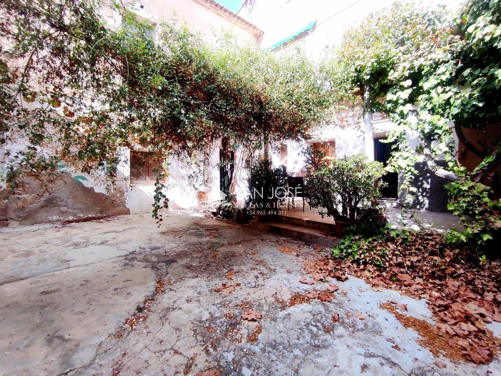 7 soveværelse Byhus til salg i Monforte del Cid med garage - € 187.000 (Ref: 9311094)