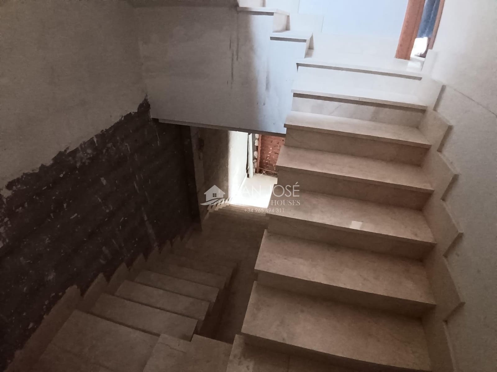 8 camera da letto Commerciale in vendita in Monforte del Cid con garage - 331.000 € (Rif: 9311095)