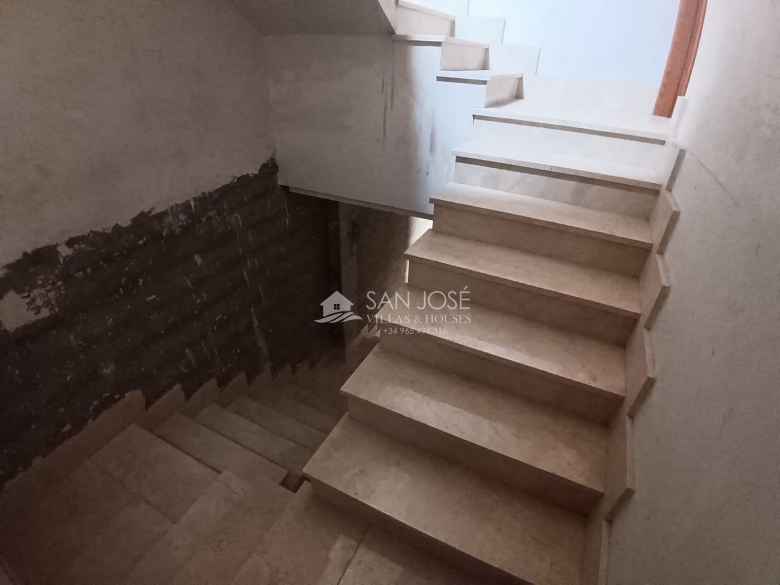 8 camera da letto Commerciale in vendita in Monforte del Cid con garage - 331.000 € (Rif: 9311095)