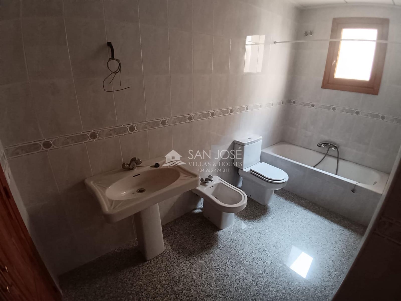 8 camera da letto Commerciale in vendita in Monforte del Cid con garage - 331.000 € (Rif: 9311095)