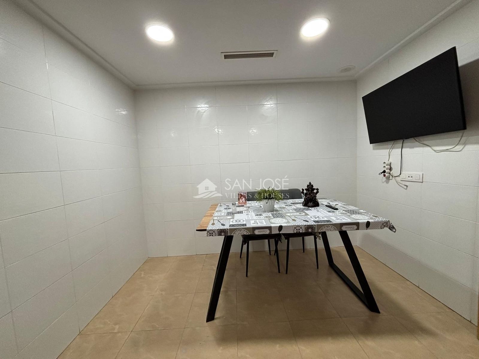 4 chambre Bungalow à vendre à Monforte del Cid avec garage - 260 000 € (Ref: 9341103)