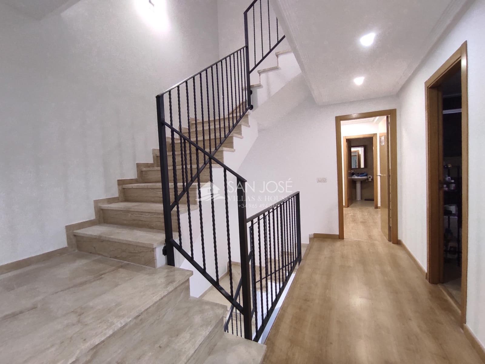 4 chambre Bungalow à vendre à Monforte del Cid avec garage - 260 000 € (Ref: 9341103)