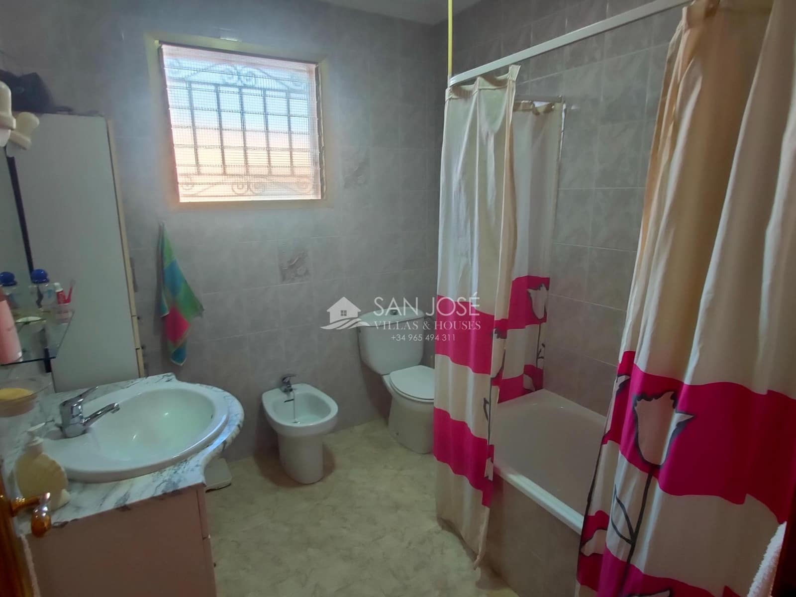 3 makuuhuone Huvila myytävänä paikassa Hondon de las Nieves mukana uima-altaan - 297 000 € (Ref: 9362538)