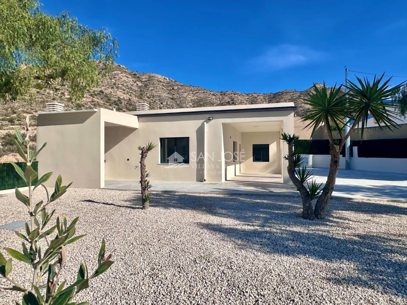 Chalet de 3 habitaciones en Aspe en venta - 270.000 € (Ref: 9393970)