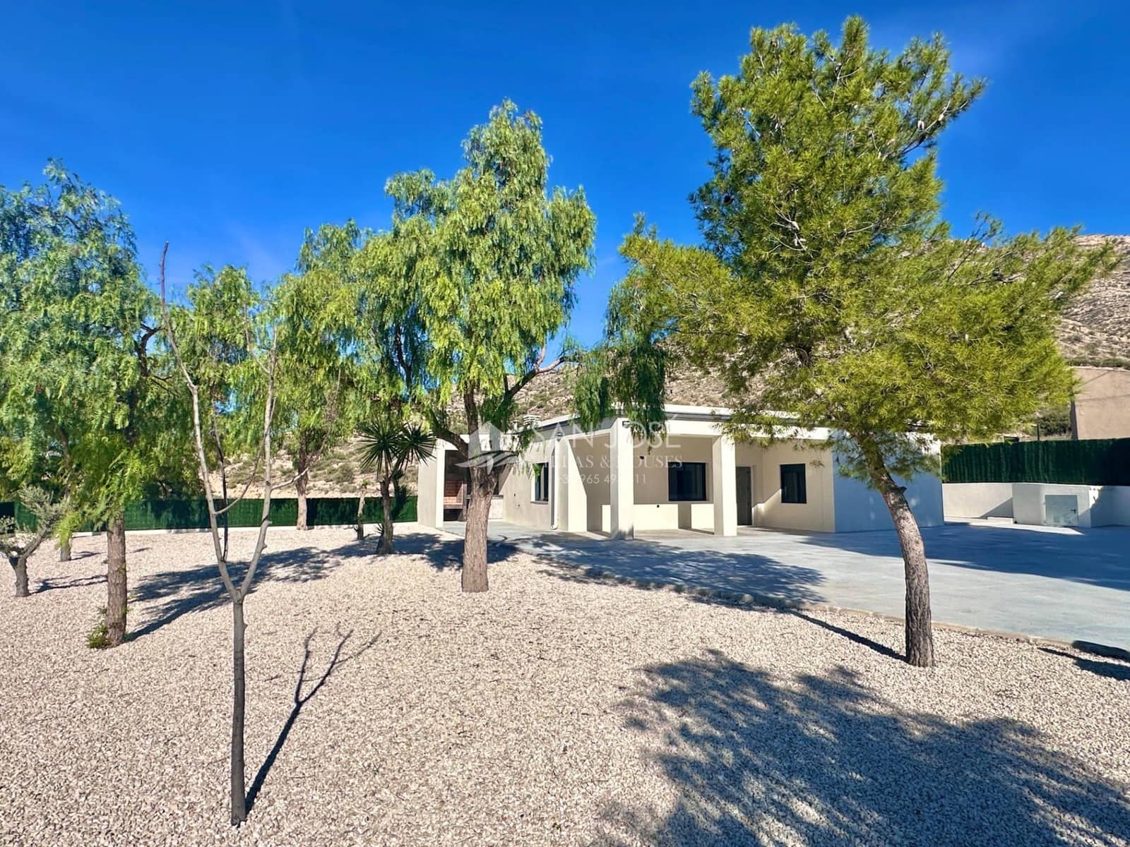 Chalet de 3 habitaciones en Aspe en venta - 270.000 € (Ref: 9393970)