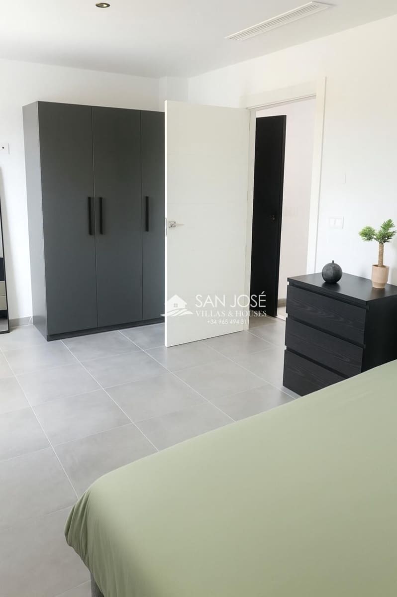 5 bedroom Villa for sale in Pinoso with pool - € 420,000 (Ref: 9396245)