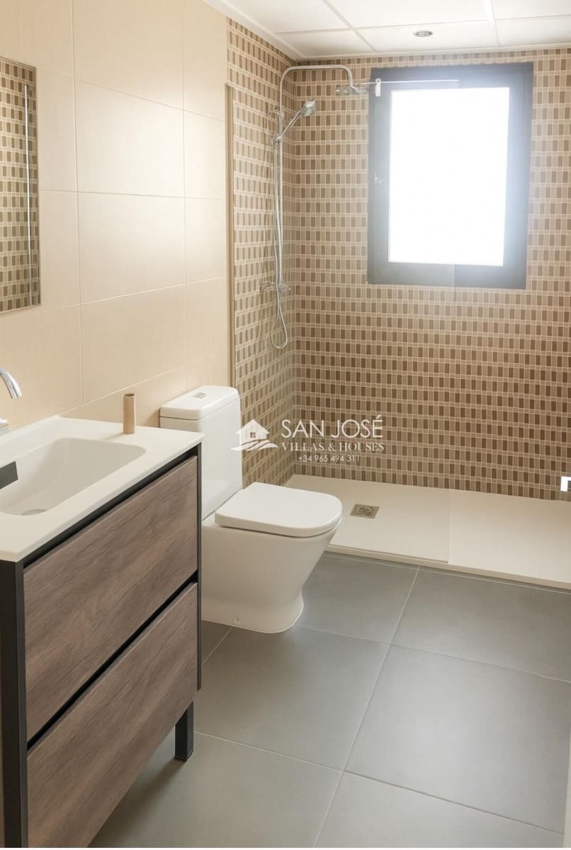 5 bedroom Villa for sale in Pinoso with pool - € 420,000 (Ref: 9396245)