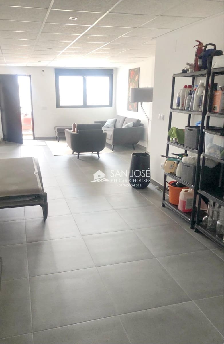 5 bedroom Villa for sale in Pinoso with pool - € 420,000 (Ref: 9396245)