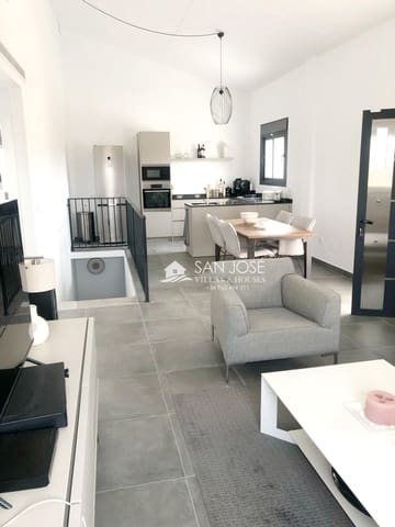 5 soveværelse Villa til salg i Pinoso med swimmingpool - € 420.000 (Ref: 9396245)