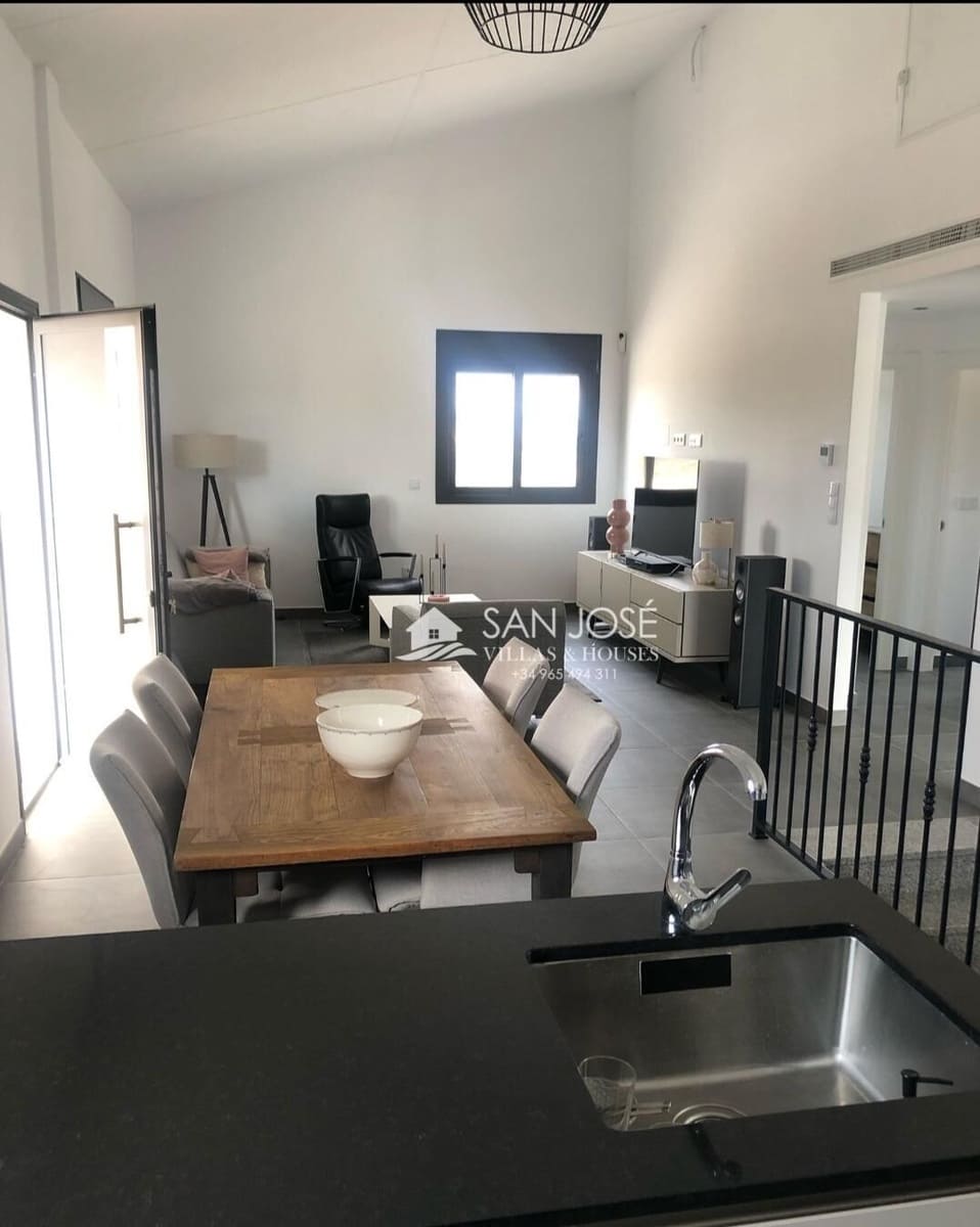 5 bedroom Villa for sale in Pinoso with pool - € 420,000 (Ref: 9396245)