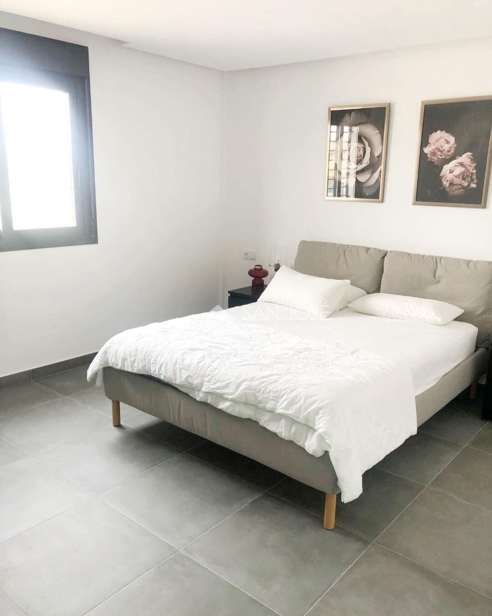 5 bedroom Villa for sale in Pinoso with pool - € 420,000 (Ref: 9396245)